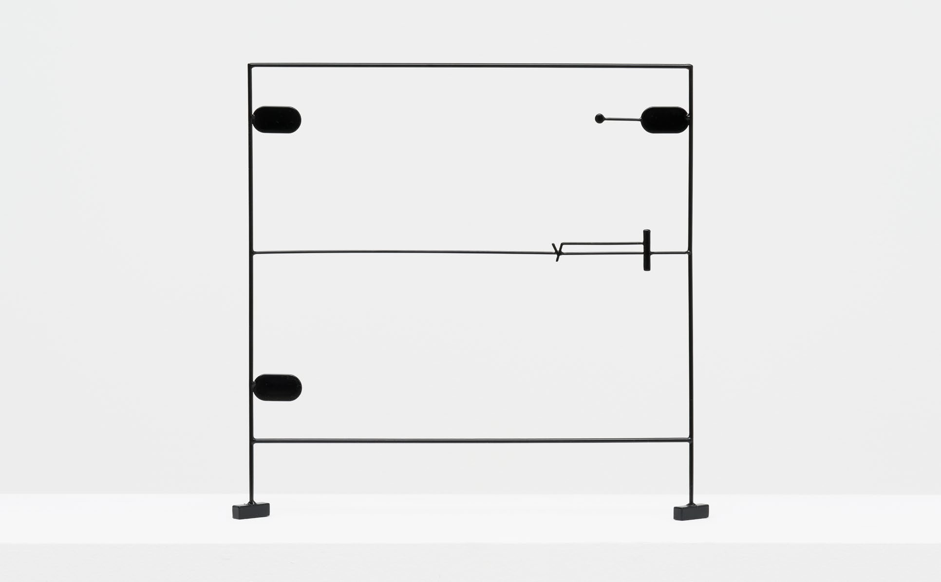 shape hypothesis test Y 2015, sculpture powdercoated steel 36 x 38,5 x 3 cm, ©Marlena Kudlicka